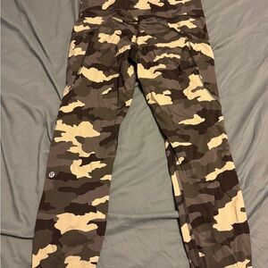 Lululemon Fast and Free High-Rise 25” Heritage 365 Camo Crispin Green- size 10